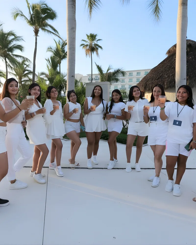 Comunidad GTR Woman · brindis entre socias